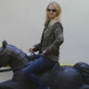 Meet your Posher, Casey